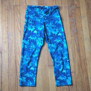Old Navy Active Capri-Length Pants